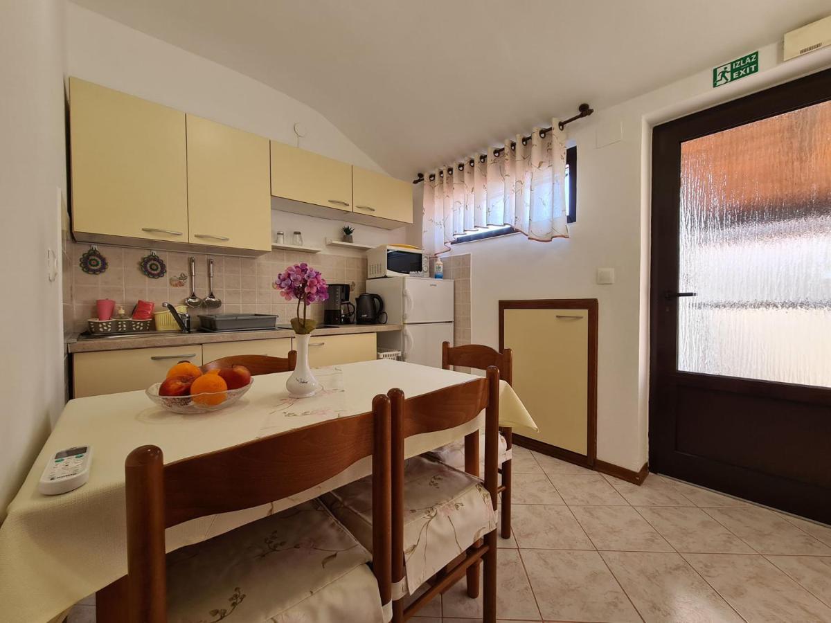 Apartments Slavko 1179 Banjole Exterior foto